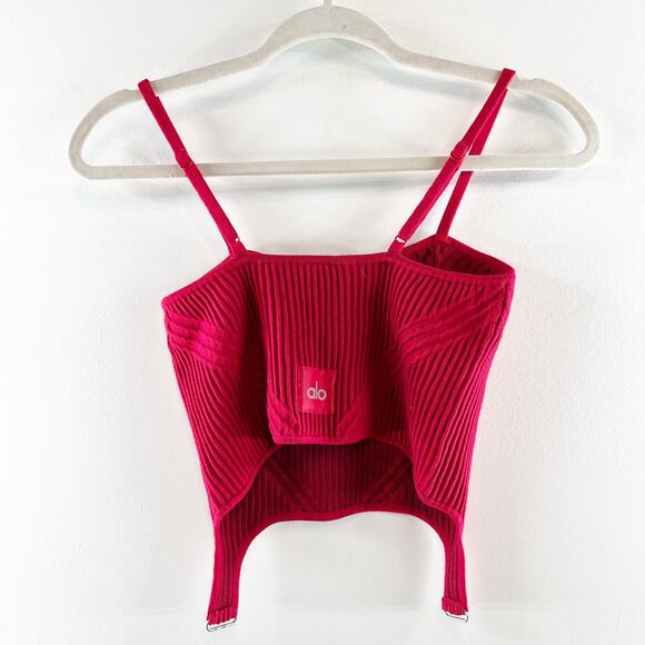 Alo Yoga Denim Knit Garter Ribbed Tank Top in Bold Red Small - Picture 5 of 7